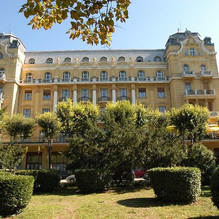 Guest House Hotel Riviera 普拉 外观 照片