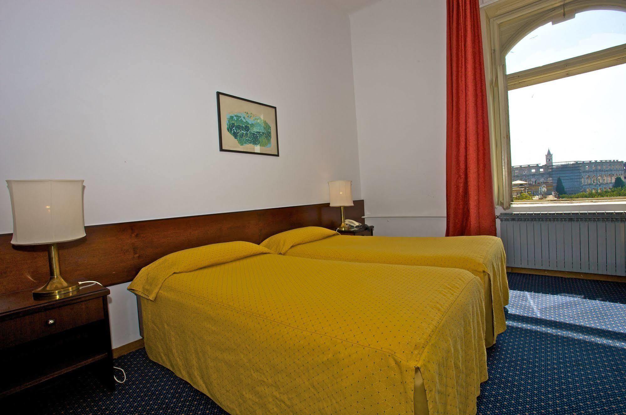 Guest House Hotel Riviera 普拉 外观 照片